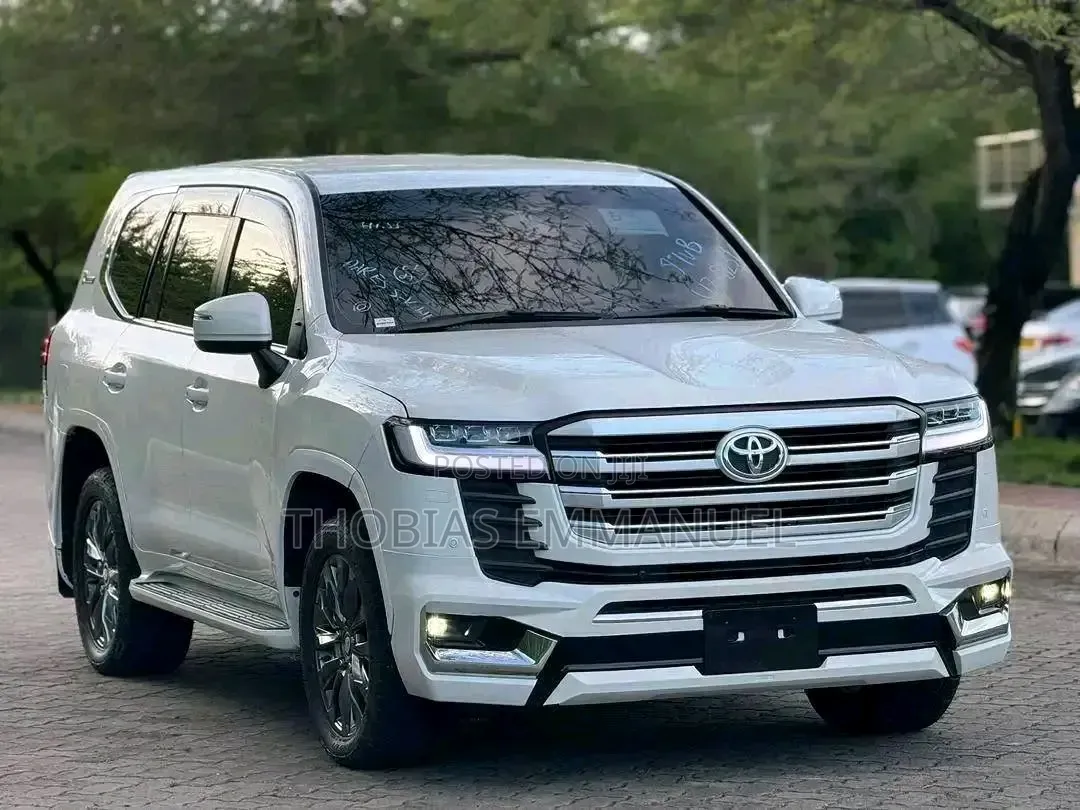Toyota Land Cruiser 2023 White