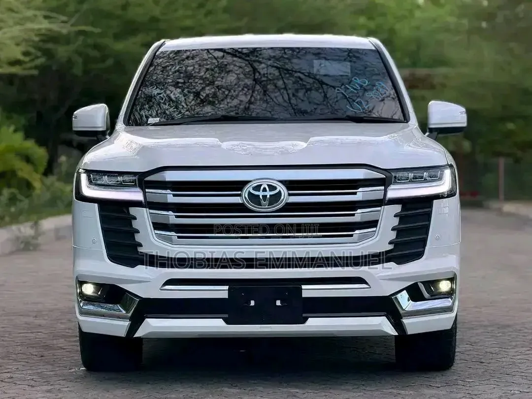 Toyota Land Cruiser 2023 White