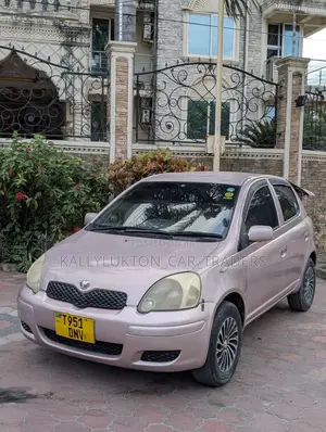 Toyota Vitz 2002 Silver