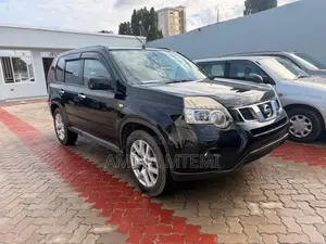 Nissan X-Trail 2.0 Petrol FWD 2013 Black