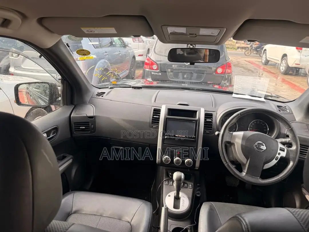 Nissan X-Trail 2.0 Petrol FWD 2013 Black
