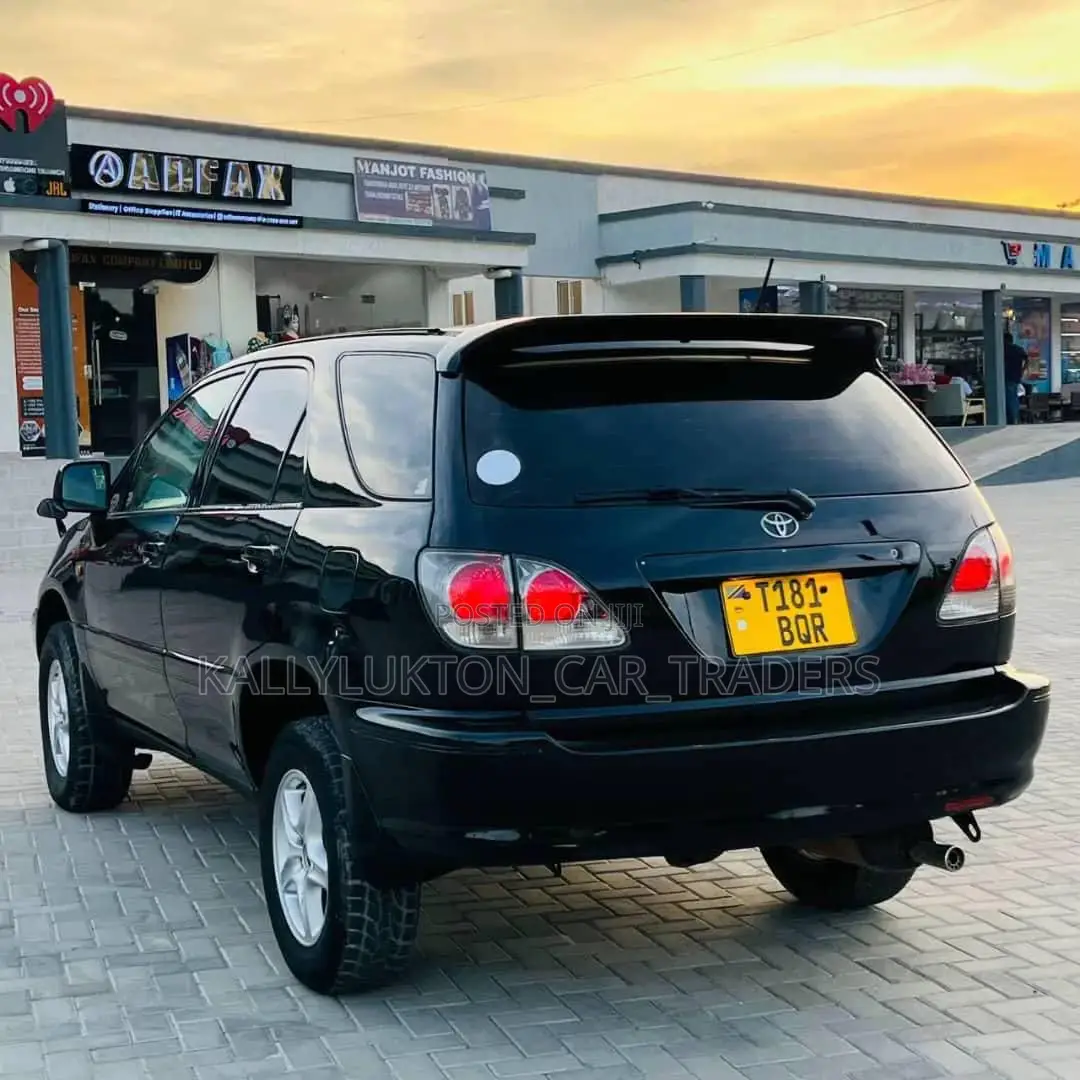 Toyota Harrier 2005 Black