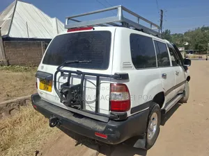Toyota Land Cruiser 2012 White
