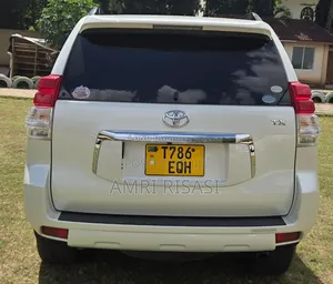 Toyota Land Cruiser Prado 2010 Silver