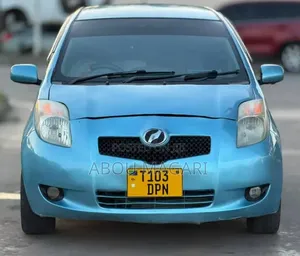 Toyota Vitz 2004 Blue