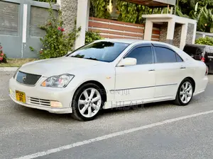 Toyota Crown Royale 2005 Pearl