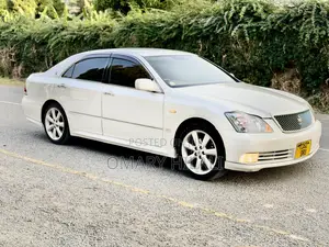 Toyota Crown Royale 2005 Pearl