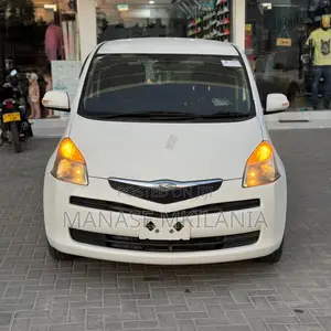 Toyota Ractis 1.5 AWD 2006 White