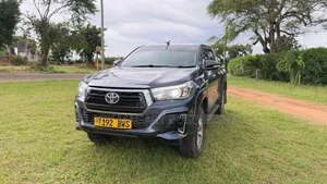 Toyota Hilux 2016 Gray