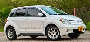 Toyota IST 2005 White