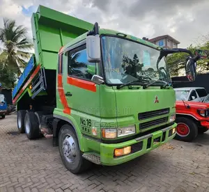 Mitsubishi Fuso Dump – Milion 165 Pamoja Na Usajili