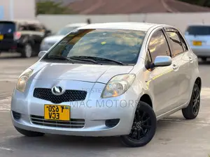 Toyota Vitz 2008 Silver
