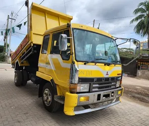 Mitsubishi Fuso Dump – Milion 135 Pamoja Na Usajili