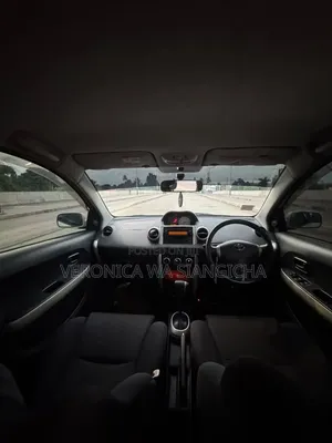 Toyota IST 2004 White