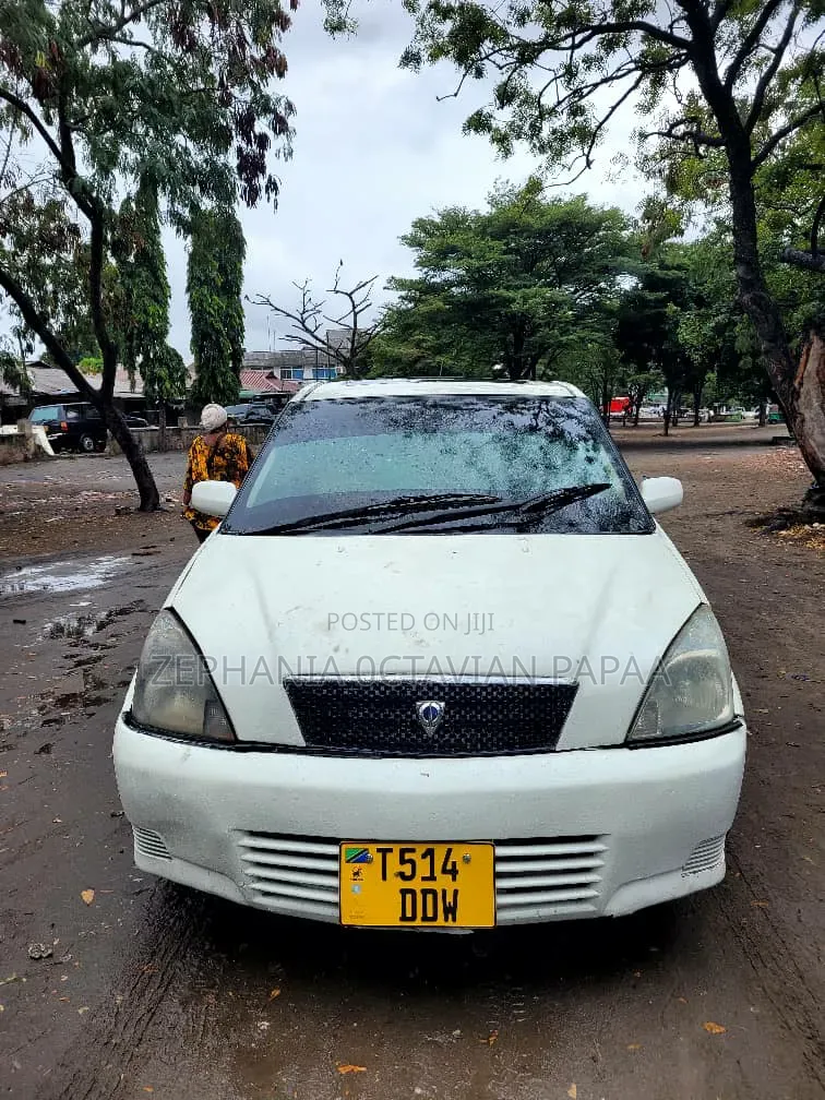 Toyota Opa 2002 White