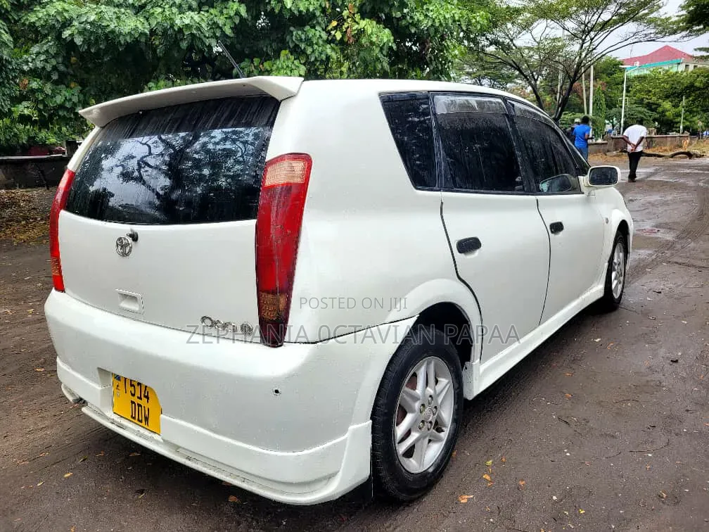 Toyota Opa 2002 White