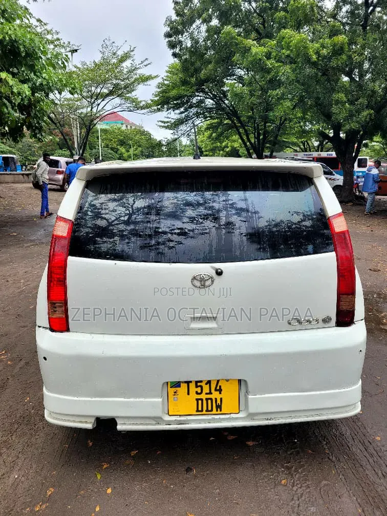 Toyota Opa 2002 White