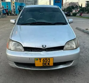 Toyota Platz 1.3 AWD 2001 Silver