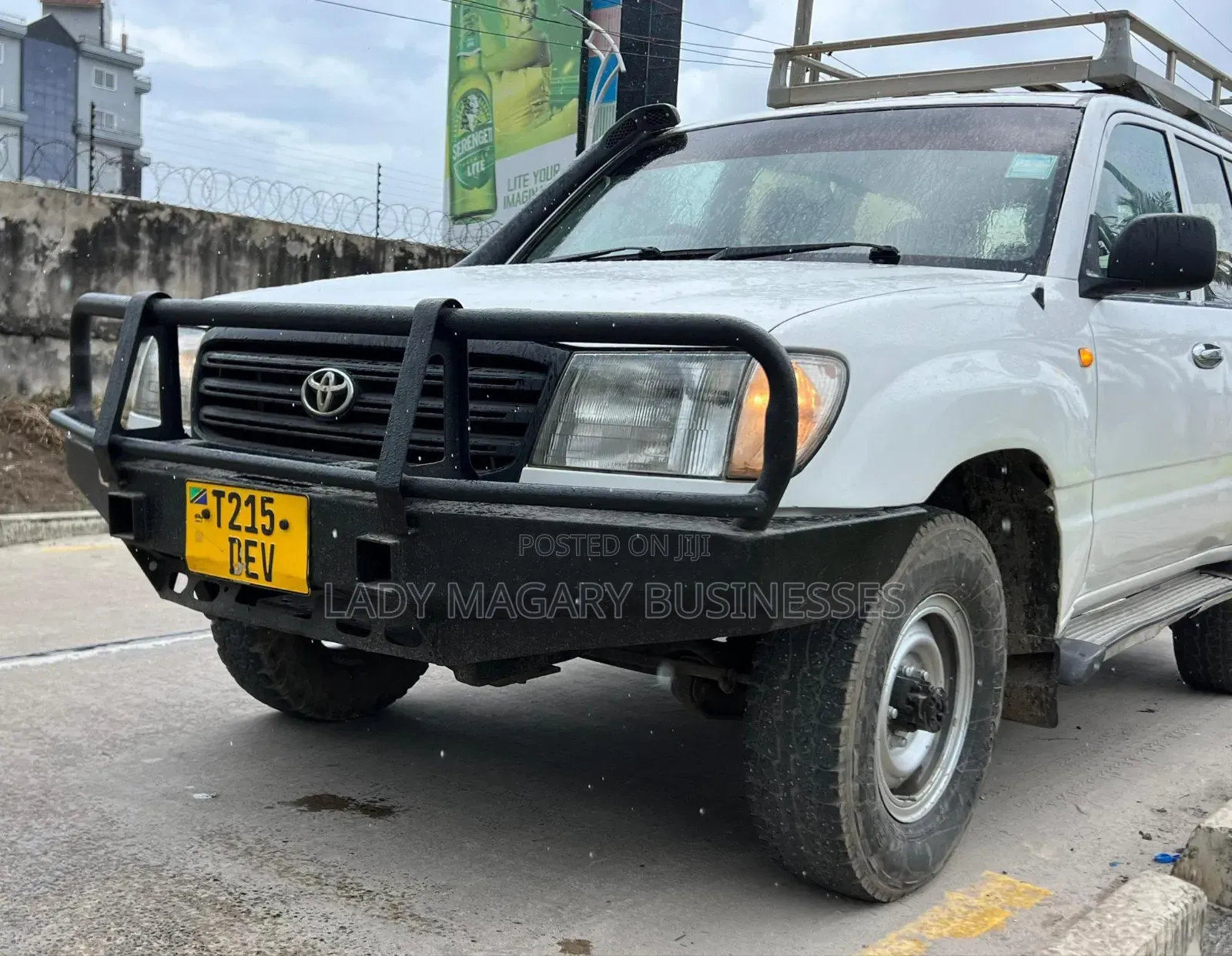 Toyota Land Cruiser HDJ 100 2000 White