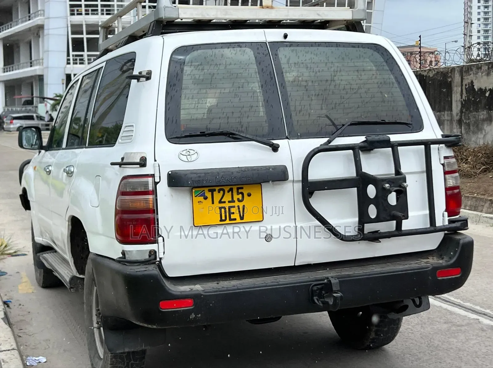 Toyota Land Cruiser HDJ 100 2000 White