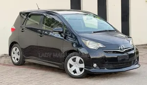 Toyota Ractis 1.3 FWD 2012 Black