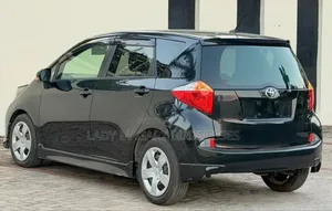 Toyota Ractis 1.3 FWD 2012 Black