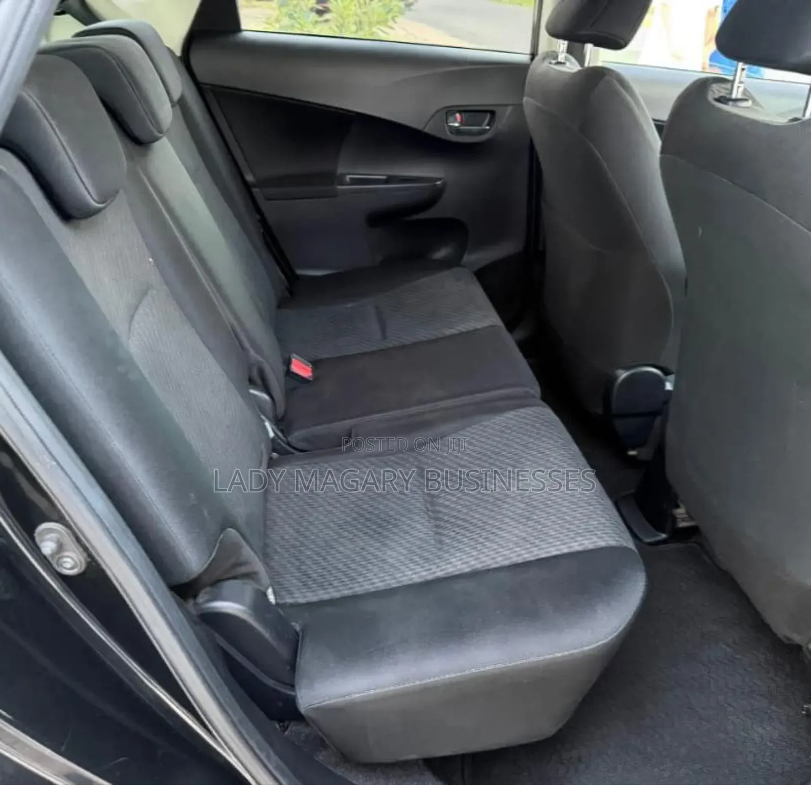 Toyota Ractis 1.3 FWD 2012 Black
