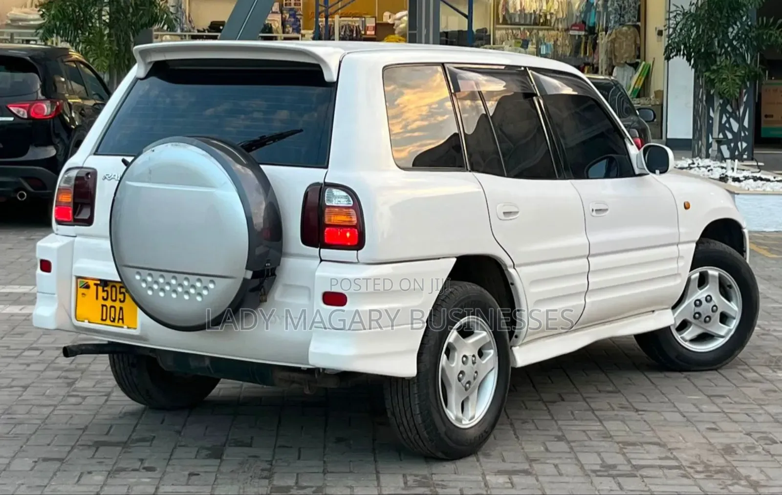 Toyota RAV4 1999 White