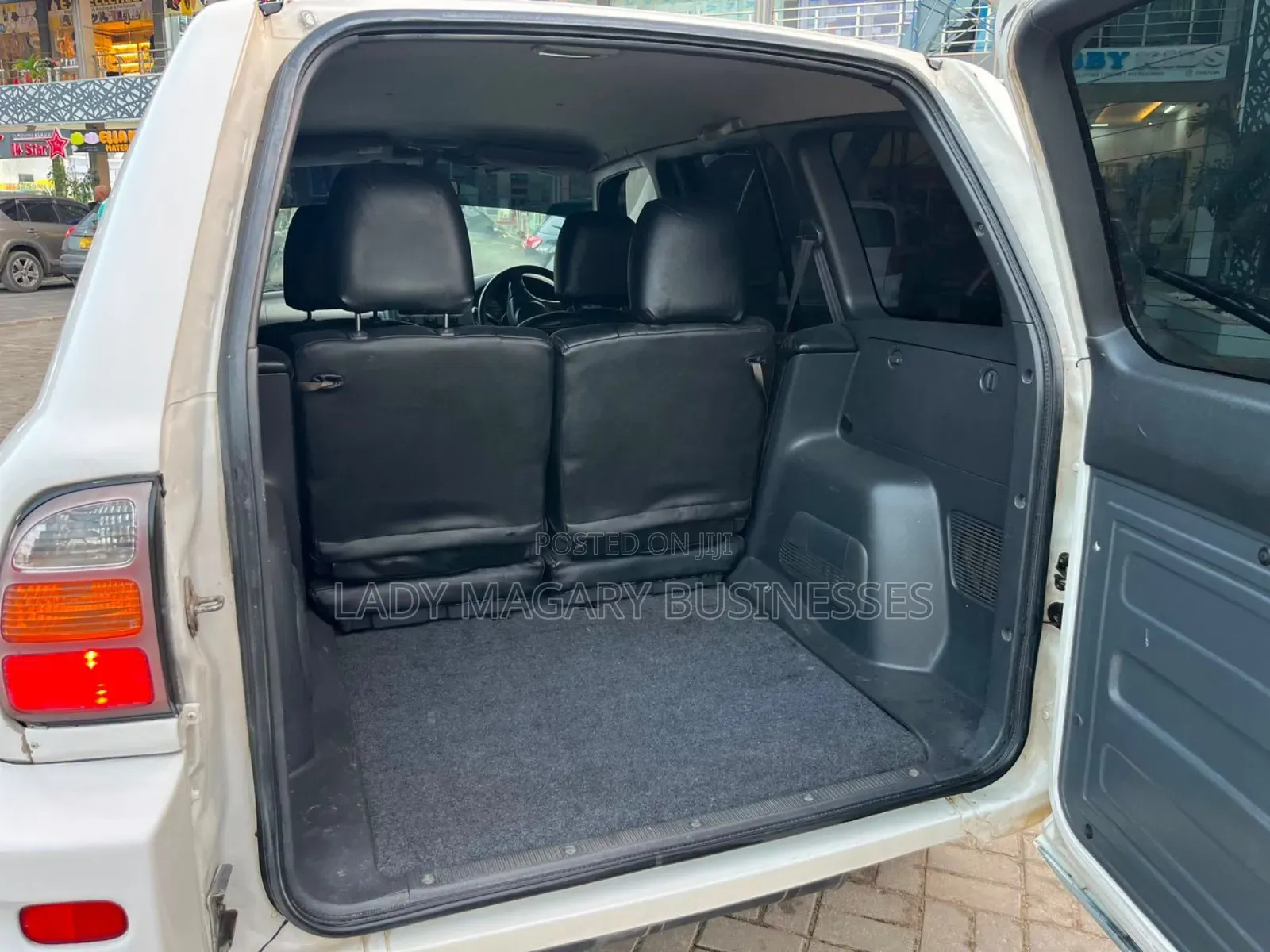 Toyota RAV4 1999 White