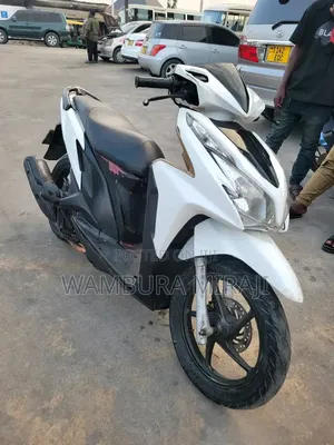 Honda CB 2023 White