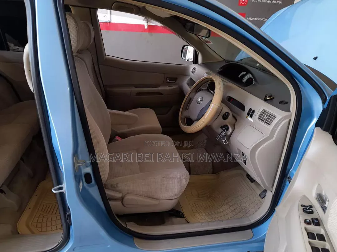 Toyota Raum 2002 Blue