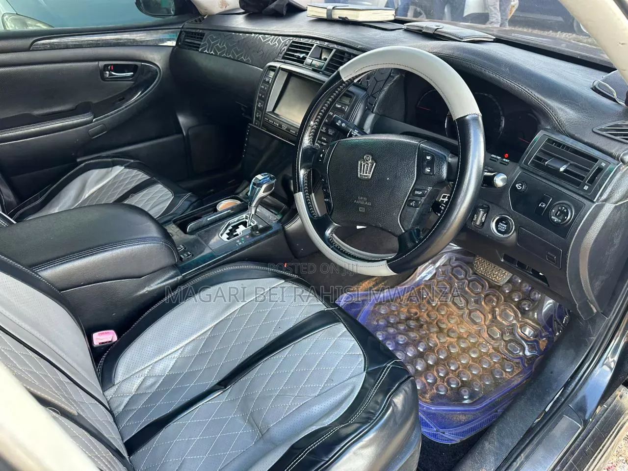 Toyota Crown 2009 Black