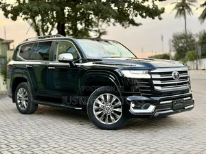 Toyota Land Cruiser 2025 Black