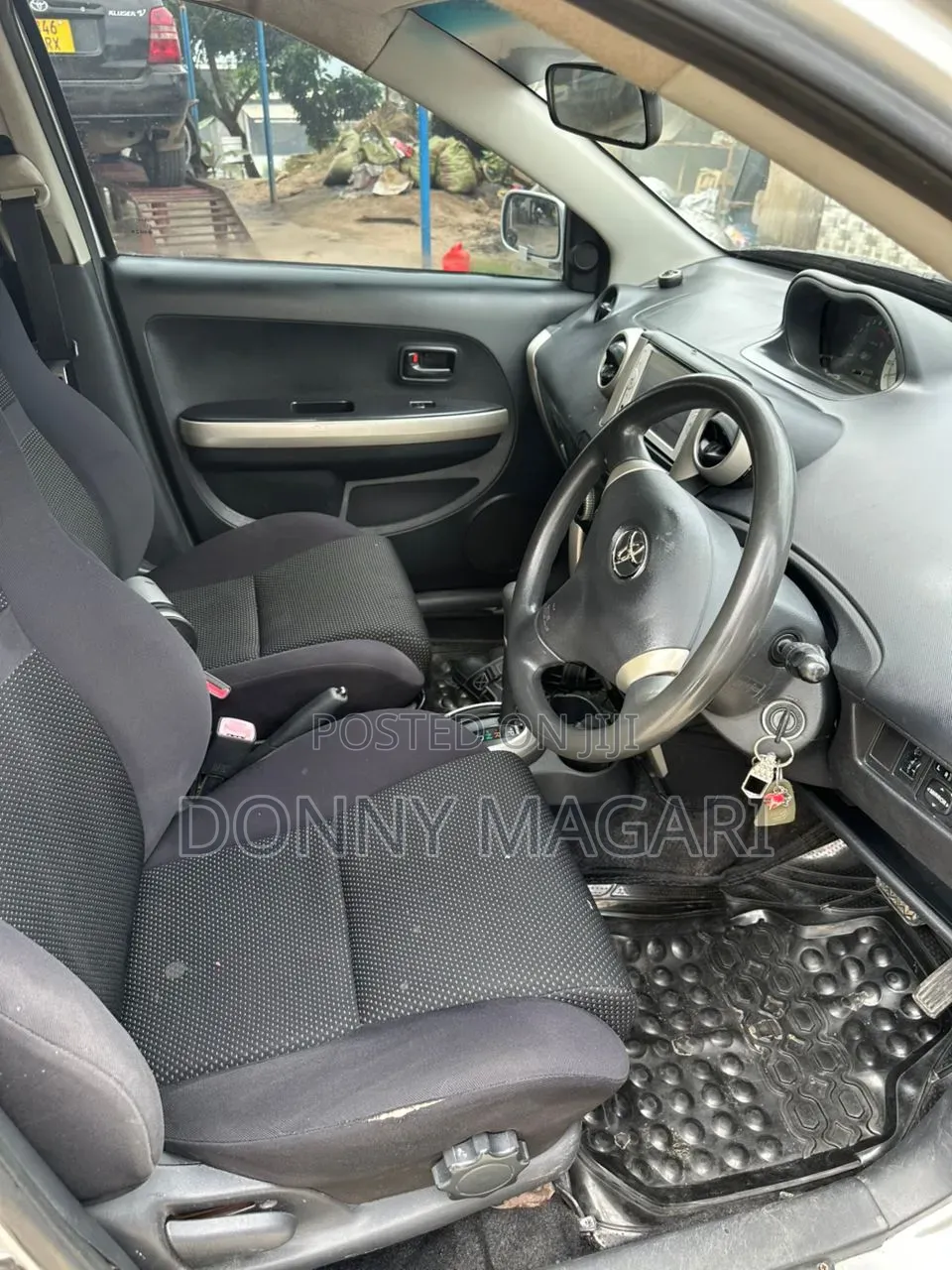 Toyota IST 2005 Silver