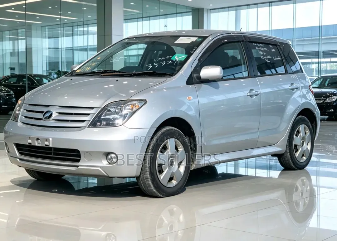 Toyota IST 2005 Silver