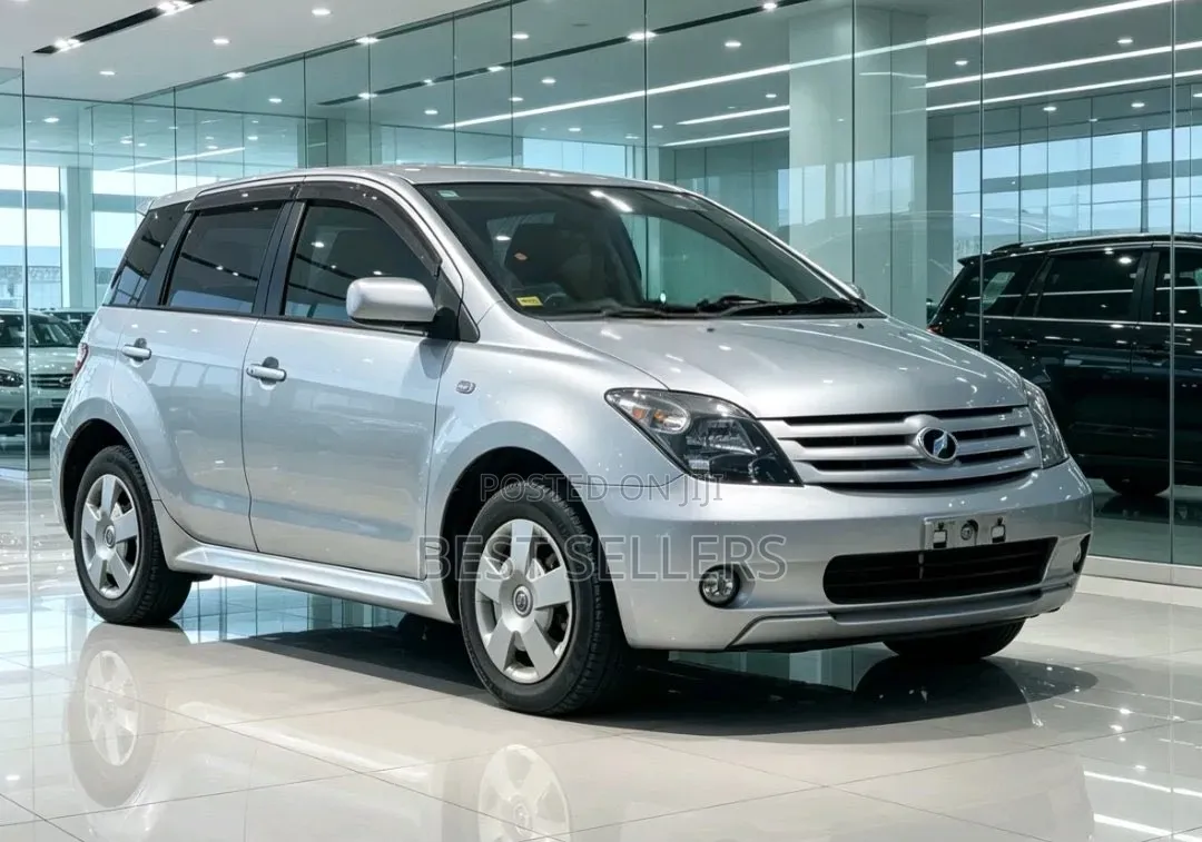 Toyota IST 2005 Silver