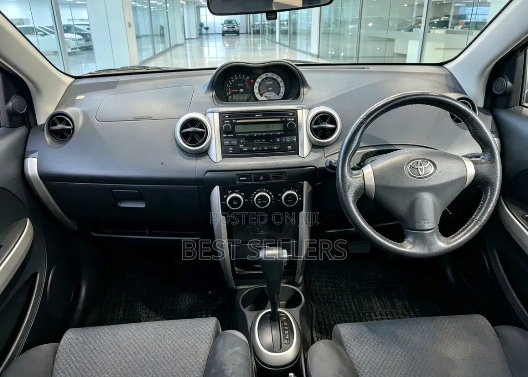 Toyota IST 2005 Silver