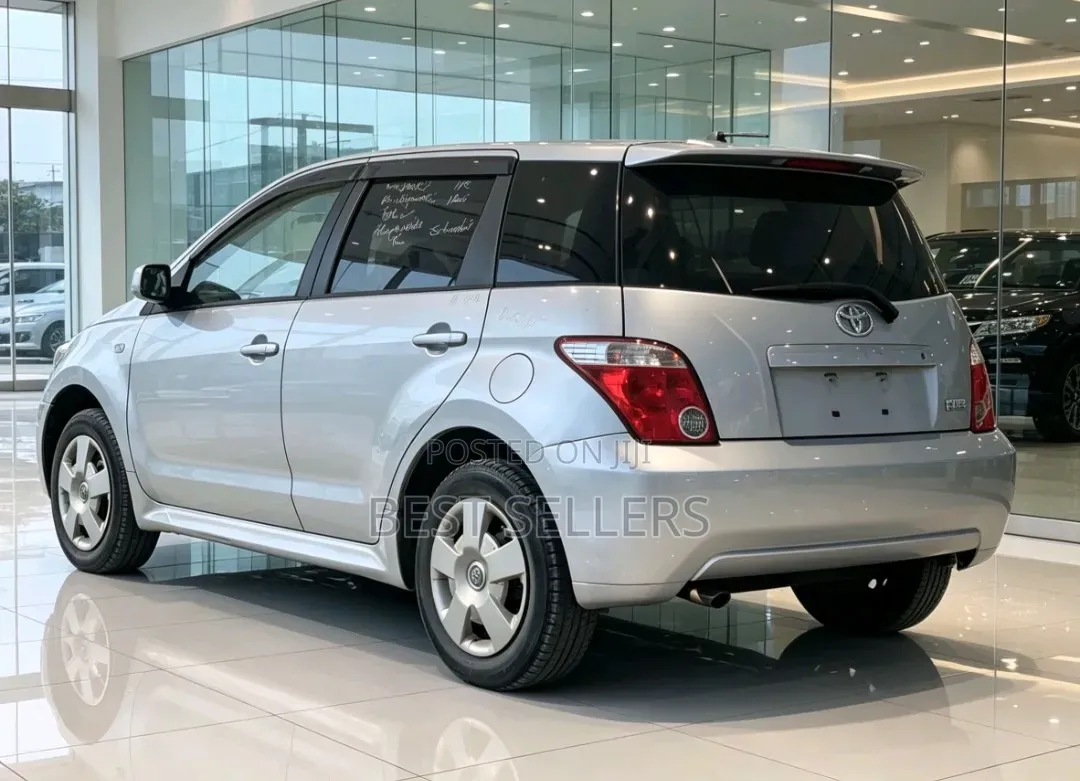 Toyota IST 2005 Silver