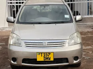 Toyota Raum 2005 Silver