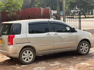 Toyota Raum 2005 Silver