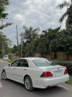 Toyota Crown 2007 White