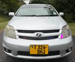 Toyota IST 2006 Silver