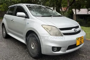 Toyota IST 2006 Silver
