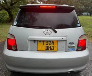 Toyota IST 2006 Silver