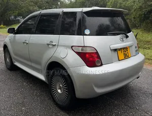 Toyota IST 2006 Silver