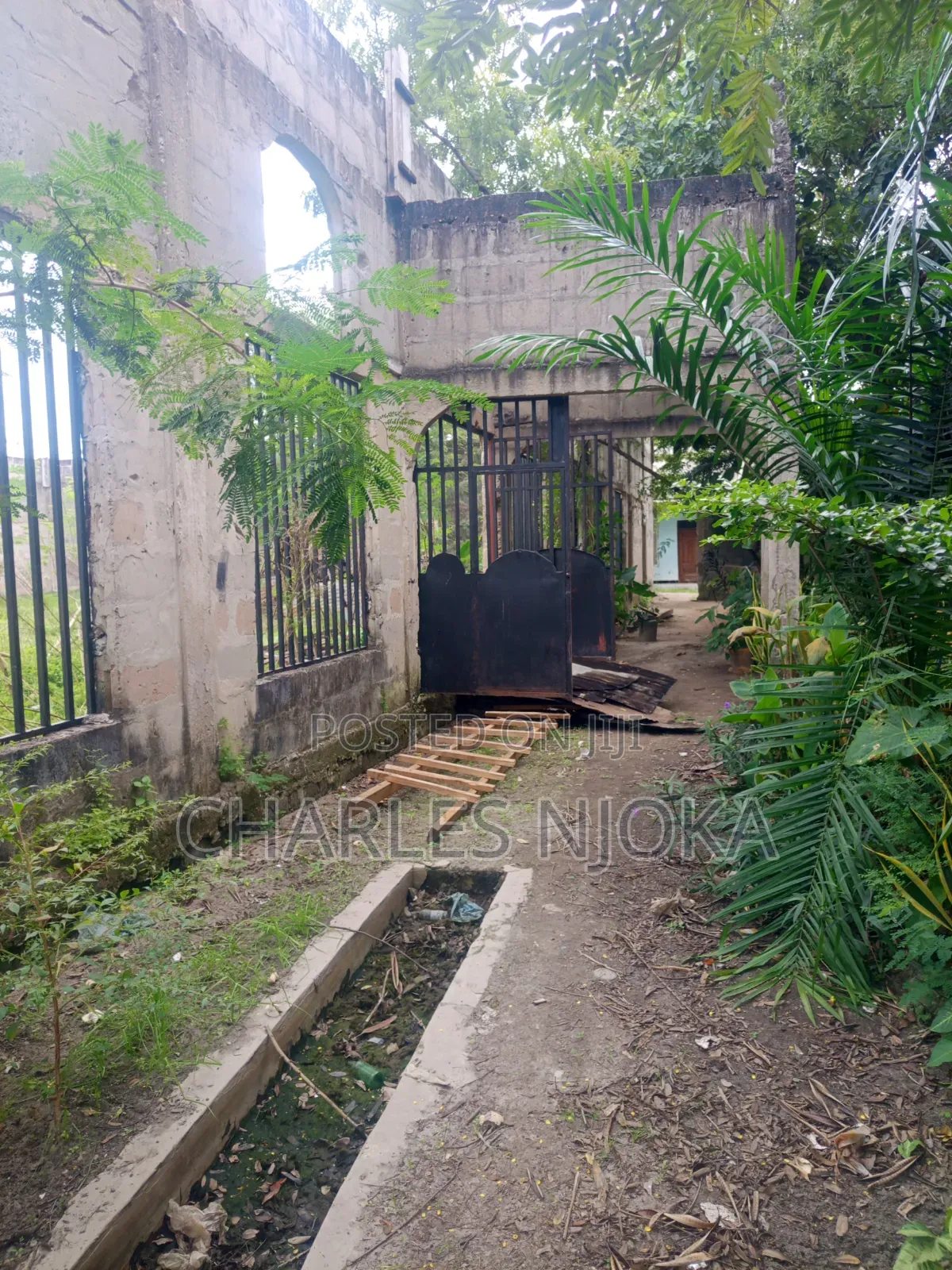 10bdrm House in Rada Chuo, Ilala for sale