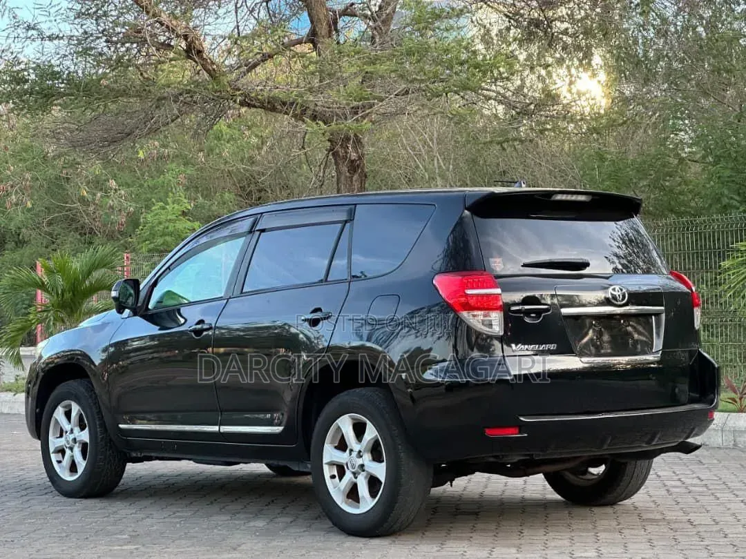 Toyota Vanguard 2010 Black