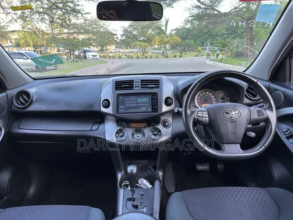 Toyota Vanguard 2010 Black