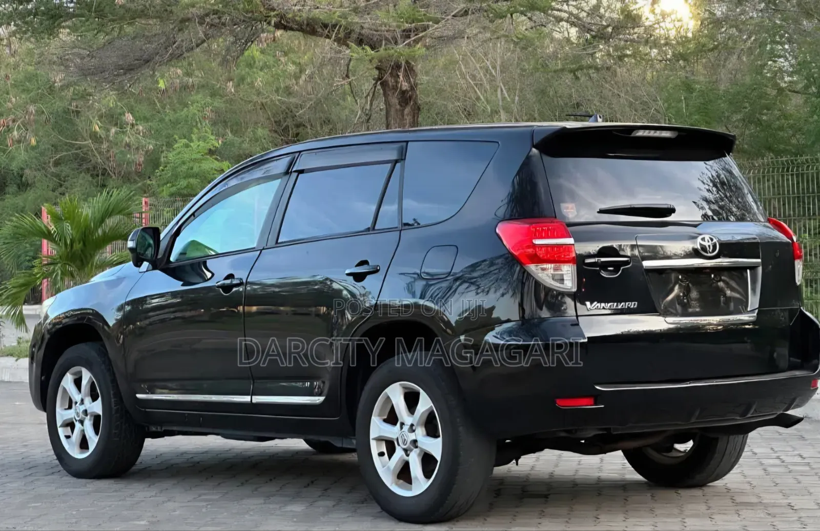 Toyota Vanguard 2010 Black