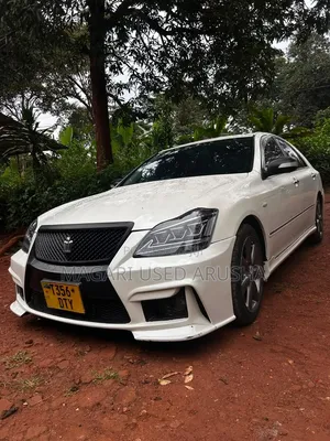Toyota Crown Royale 2005 White